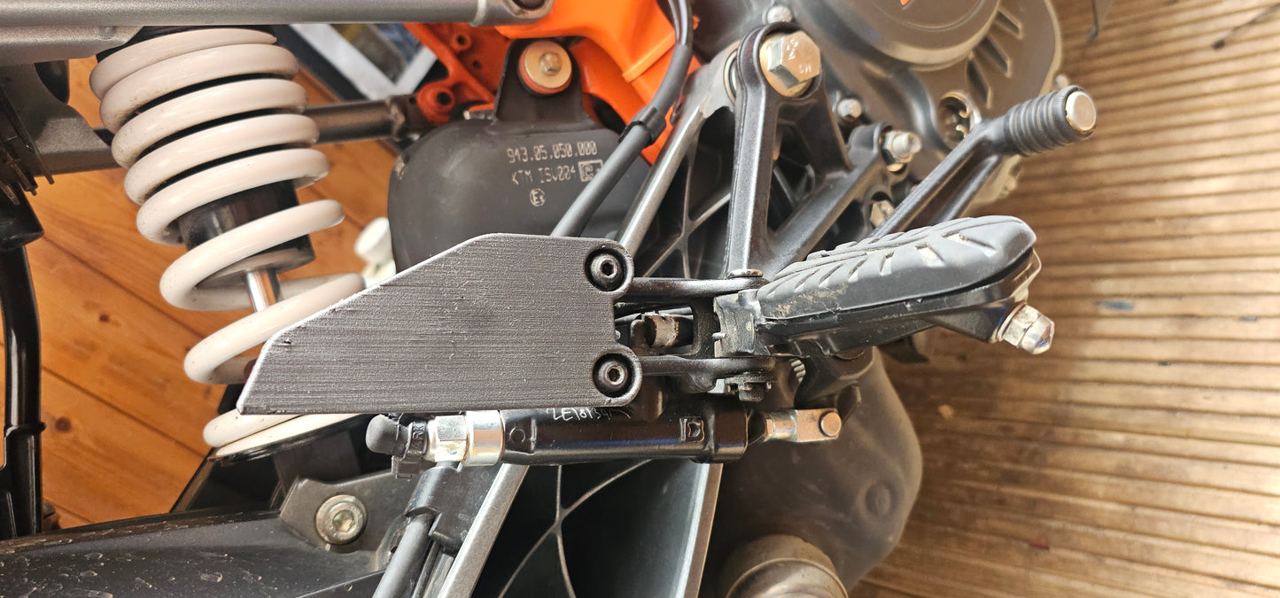 KTM DUKE 125 Carbon Fibre Polymer Heel Plates